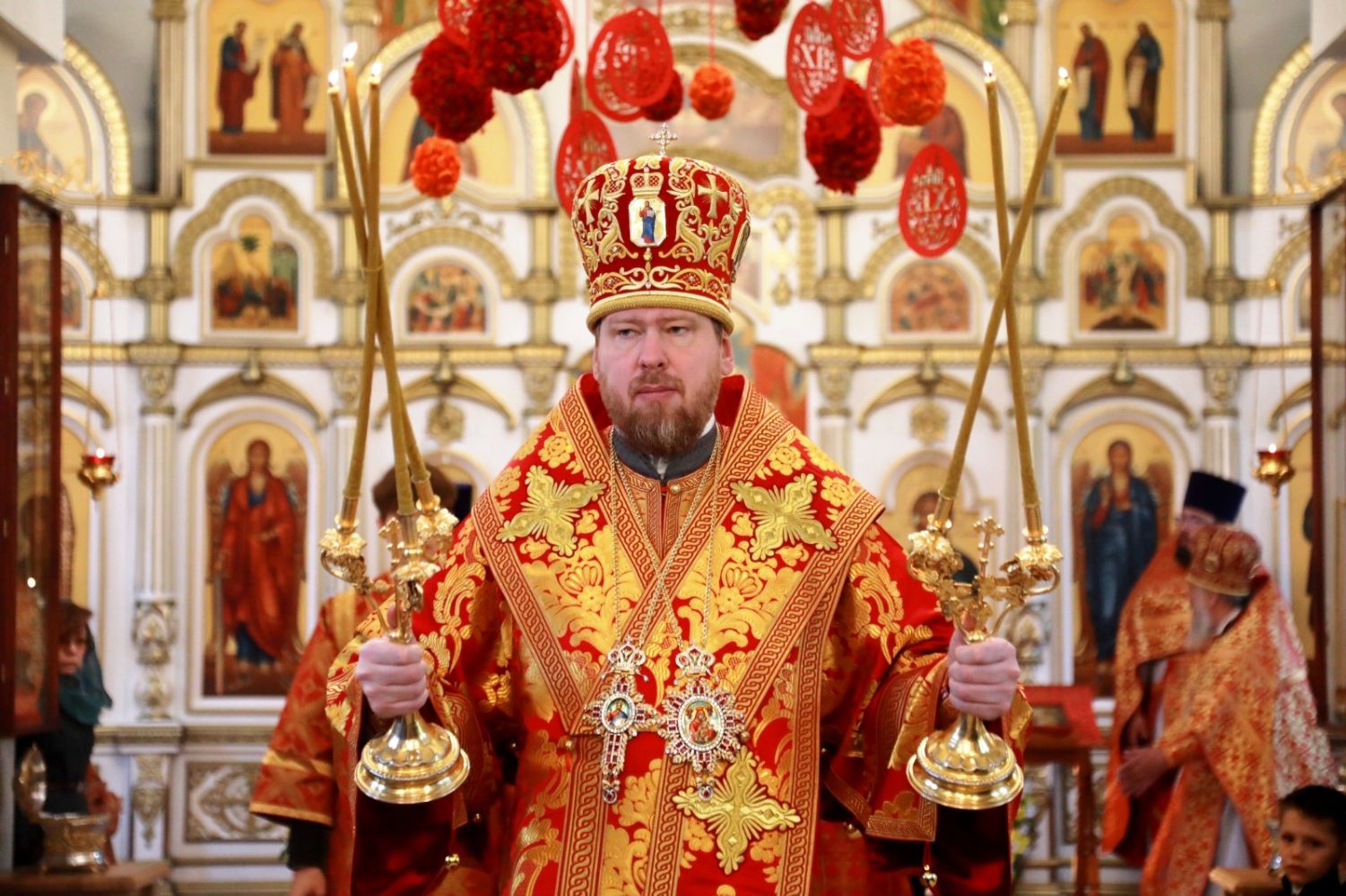 В день празднования памяти святителя Николая митрополит Владимир совершил Божественную литургию