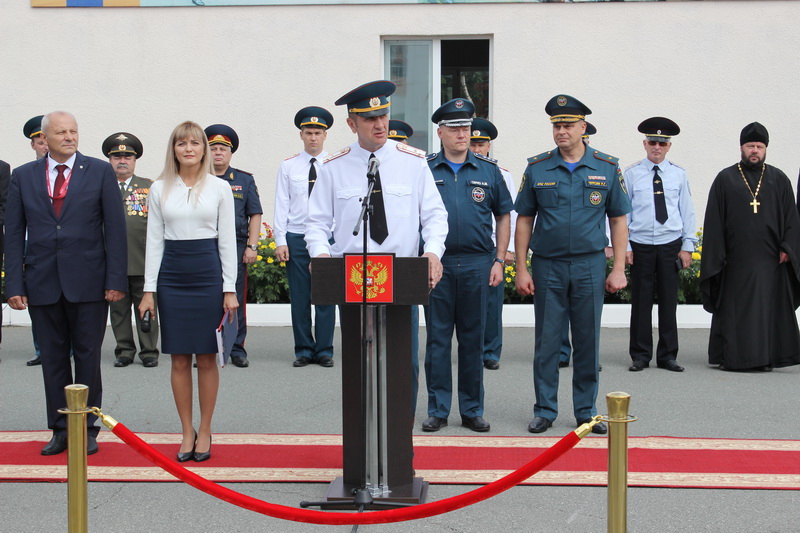 Священник епархии провёл беседу с курсантами академии МЧС России