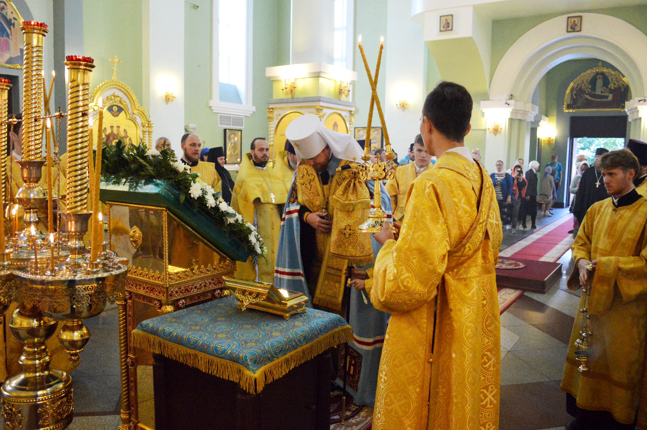 В столице Дальнего Востока встретили Вышенские святыни