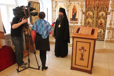 Литературные выставки открылись в приморских храмах в День православной книги. Видеорепортаж Елены Богдановой