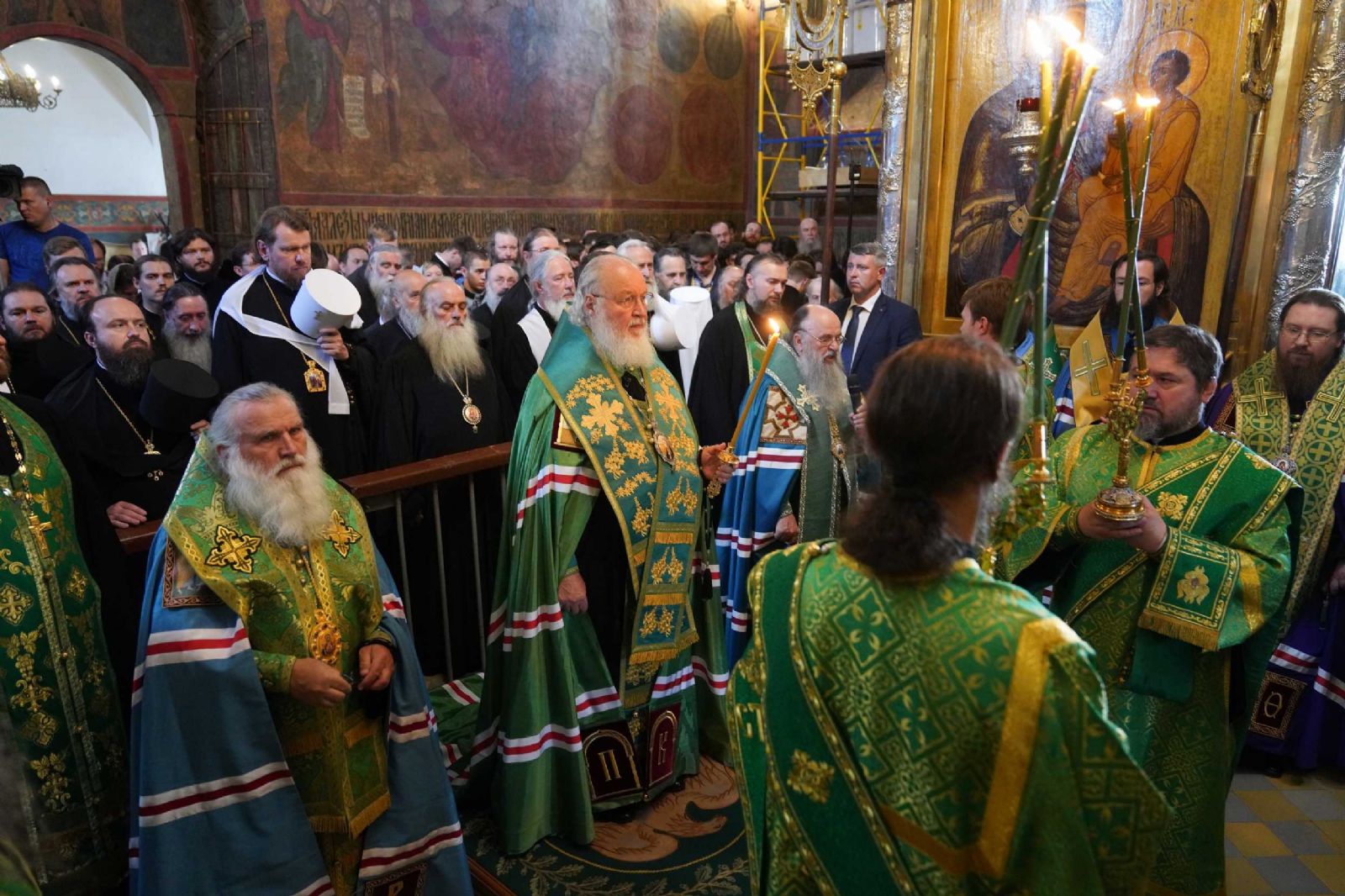 Глава митрополии молился за малой вечерней с чтением акафиста преподобному Сергию, совершенной Предстоятелем Русской Церкви