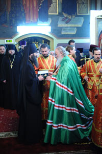 Cвятейший Патриарх Московский и всея Руси Кирилл напутствует епископа Иннокентия