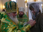 Владивосток. В день праздника Святой Троицы ряд клириков и мирян поощрены наградами 