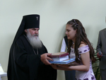 Владивосток. Архиепископ Вениамин вручил аттестаты воспитанникам Православной гимназии 