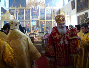 Фото, архиерейское богослужение в День новомучеников и исповедников Российских