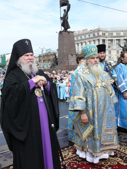 Фото. Владивосток. Архиепископ Владивостокский и Приморский Вениамин, архиепископ Благовещенский и Тындинский Гавриил