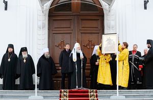 Фото. Патриаршая Божественная литургия в Александро-Невском Войсковом соборе г. Краснодара
