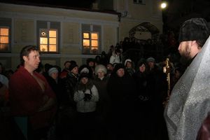 Фото. Владивосток. Освящение воды в бассейне-купели около Свято-Никольского кафедрального собора