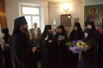 Фото. Владивосток. Епископ Уссурийский Иннокентий прибыл во Владивосток