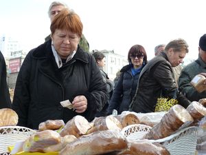 Фото. Владивосток. Праздник «Приморье хлебосольное» и сбор пожертвований на Преображенский кафедральный собор