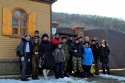 Фото. Владивосток, о-в Русский, клуб «Восхождение» у храма св. прп. Серафима Саровского