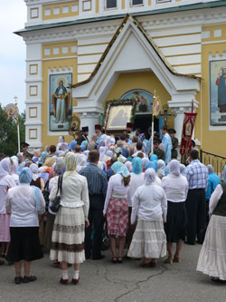 Фото. Уссурийск. Крестный ход с Казанской иконой Божией Матери