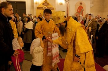 Фото. Владивосток. Архиепископ Вениамин представил пастве нового викария