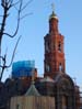 Архиепископ Вениамин  освятил главный купол нового храма в г. Артеме и наградил попечителей