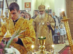 Фото. Арсеньев. 13 декабря 2012 года, в день празднования памяти святого апостола Андрея Первозванного, митрополит Владивостокский и Приморский Вениамин совершил праздничную Литургию в храме Архистратига Божия Михаила; храм отмечал 30-летие со дня освящения