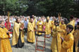 Фото. Владивосток. 8 июля 2012 года. Покровский кафедральный собор. Служение викария Владивостокской епархии епископа Уссурийского Иннокентия в день памяти свв. блгвв. кнн. Петра и Февронии, небесных покровителей супружества