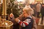 Владивосток. Успенский храм. Божественная литургия в сочельник 2012г.