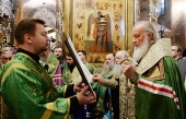 В канун дня памяти преподобного Сергия Радонежского Святейший Патриарх Кирилл совершил малую вечерню с акафистом Игумену земли Русской в Троице-Сергиевой лавре