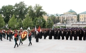 В День памяти и скорби митрополит Крутицкий Ювеналий возложил венок к могиле Неизвестного солдата у Кремлевской стены