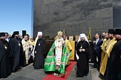 Святейший Патриарх Кирилл совершил молебен о гонимых христианах у статуи Христа-Искупителя на горе Корковаду и посетил храм мученицы Зинаиды в Рио-де-Жанейро