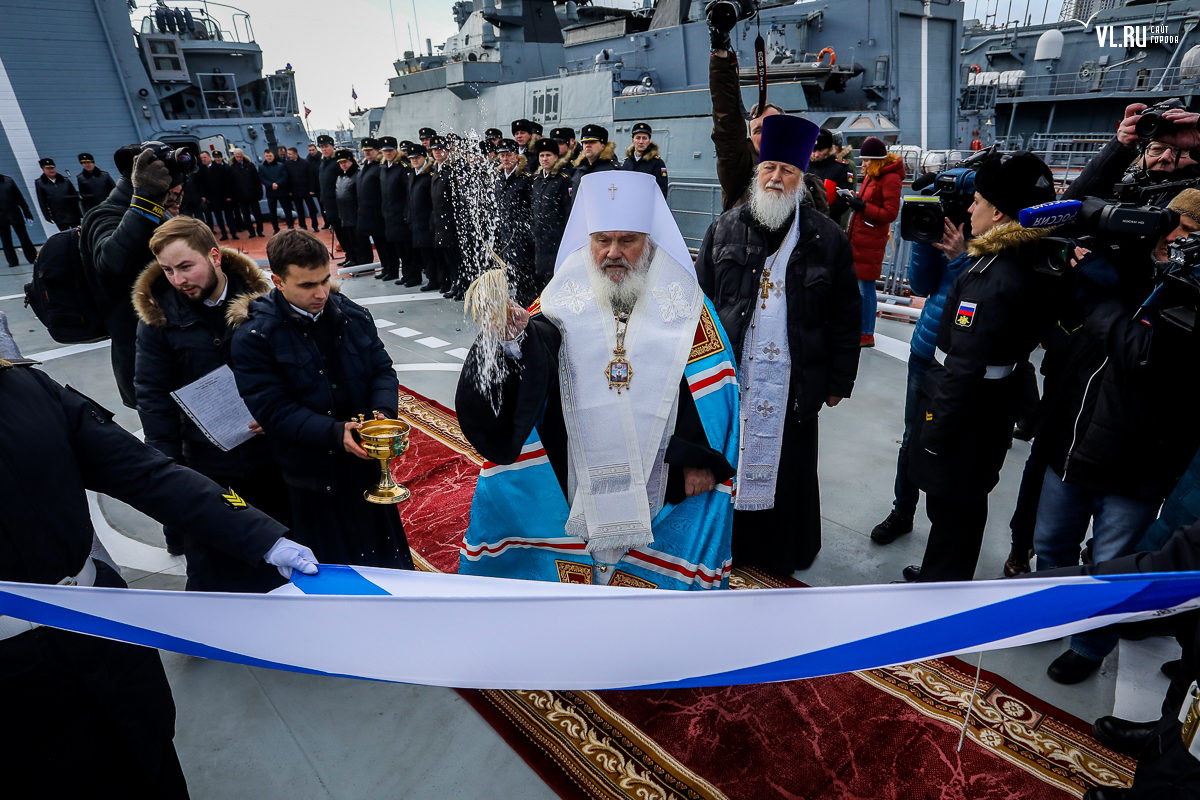 Во Владивостоке Андреевский флаг поднят на сверхсовременном корвете «Громкий»