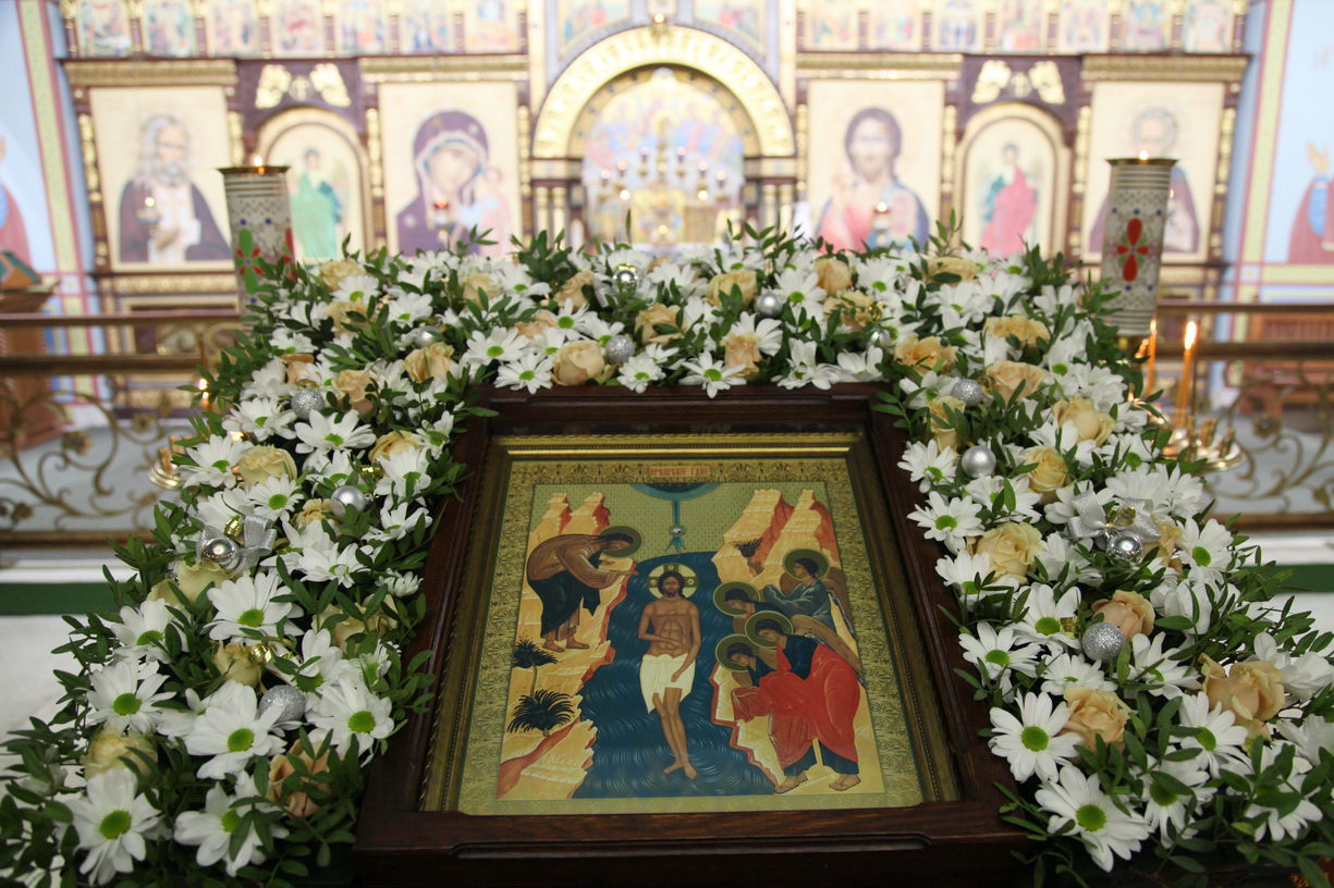 В праздник Богоявления епископ Находкинский и Преображенский Николай совершил Божественную литургию и чин Великого освящения воды в Казанском Кафедральном соборе