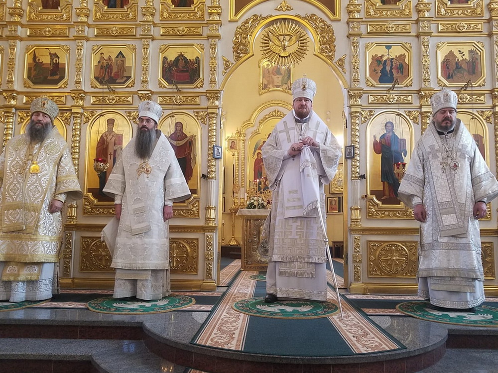 В Неделю по Богоявлении четыре архиерея Приморской митрополии совершили Божественную литургию