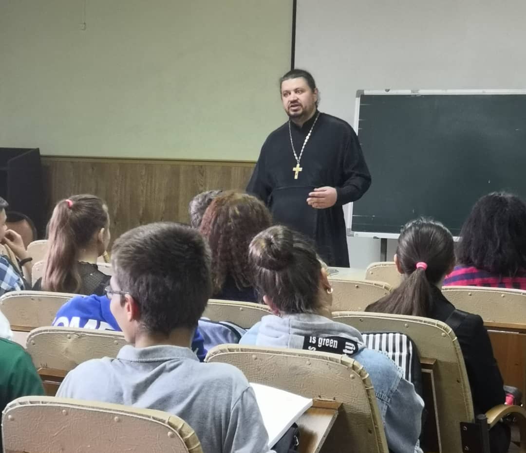  Лекция "Семья и семейные ценности" прошла во ВГУЭС.