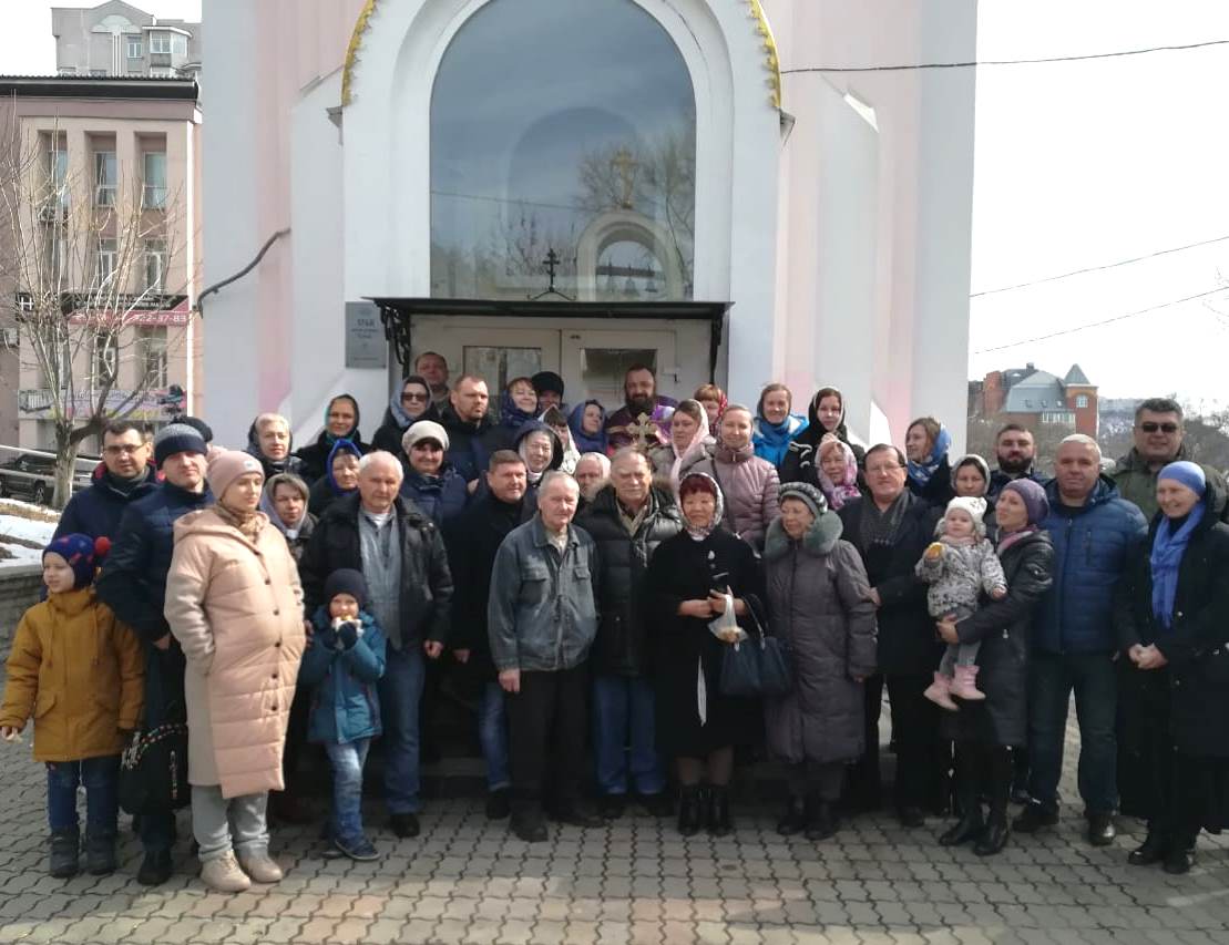 Прихожане храма св.мц. Татианы  поздравили настоятеля с юбилеем