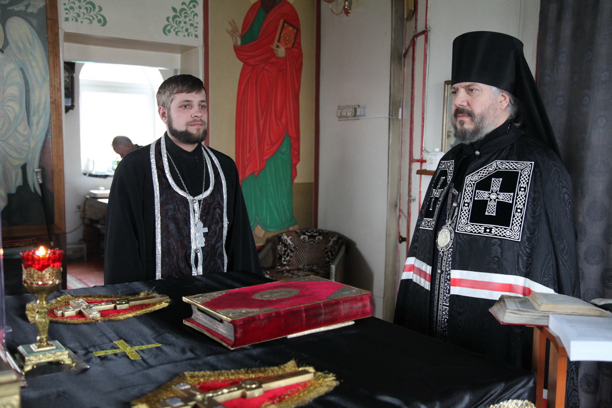 Во вторник первой седмицы Великого поста Преосвященнейший Николай, епископ Находкинский и Преображенский, совершил повечерие с чтением Великого канона в храме Рождества Христова г. Находки