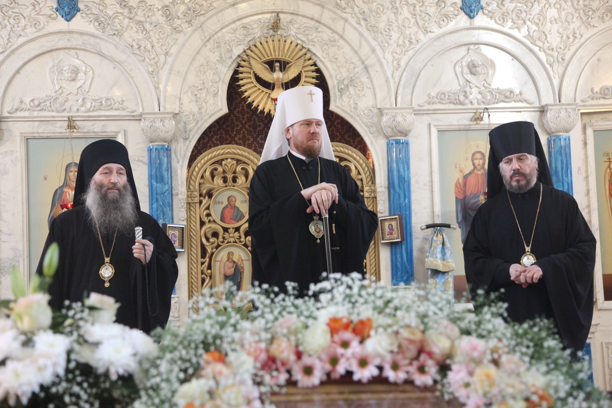 В канун праздника Благовещения митрополит Владимир возглавил всенощное бдение в кафедральном соборе Арсеньева (+ Фото)