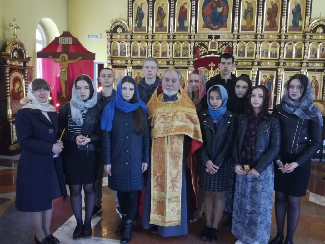 Молебен для выпускников СОШ №253 прошел в п. Дунай