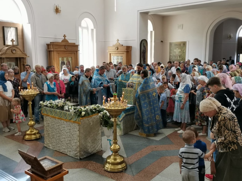 Молебен на начало учебного года отслужили в храме Святого Богоявления