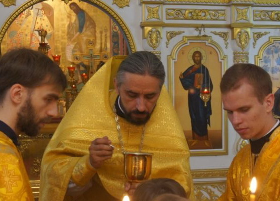 В храме Успения Пресвятой Богородицы прихожанок по имени Мария поздравили с Днем ангела