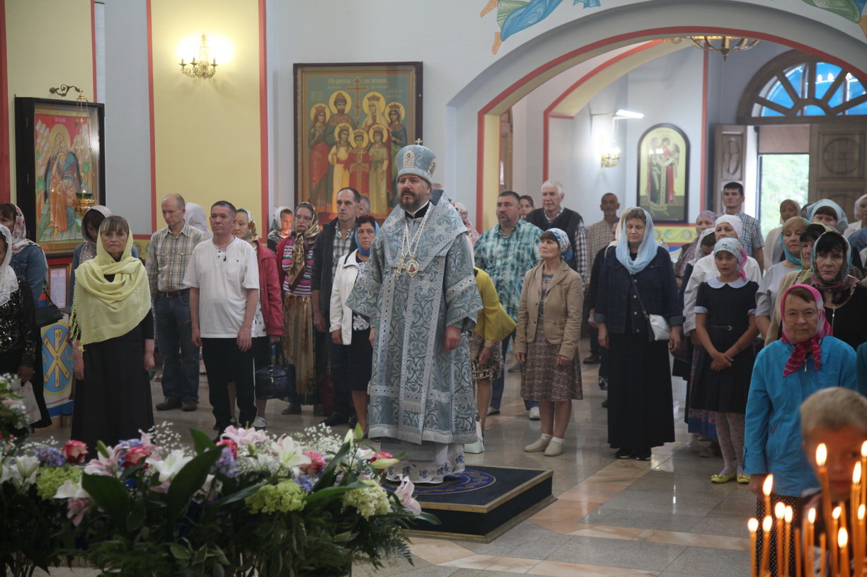 В праздник Успения Пресвятой Богородицы епископ Находкинский и Преображенский Николай возглавил Божественную литургию в Казанском Кафедральном соборе г. Находки.