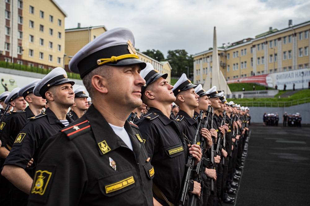 Епископ Уссурийский Иннокентий благословил первокурсников ТОВВМУ им. Макарова