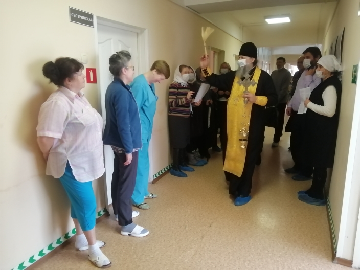 Добровольцы епархиальной службы «Милосердие» побывали в Тысячекоечной больнице