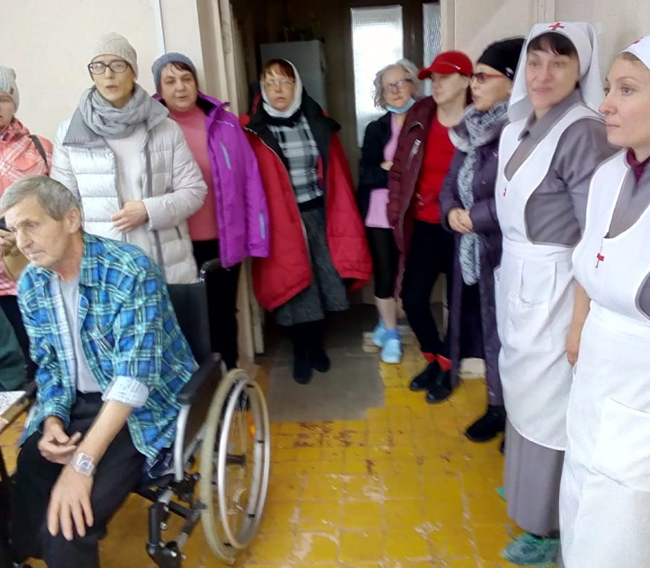 Праздник Рождества Христова для одиноких людей.