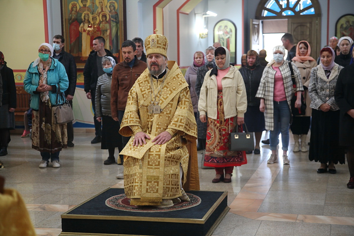 В неделю 18-ю по Пятидесятнице епископ Находкинский и Преображенский Николай совершил Божественную литургию в Казанском Кафедральном соборе г. Находки.