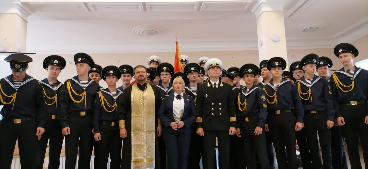Священник благословил находкинских курсантов в первый рейс на учебном плавательном судне "Паллада".