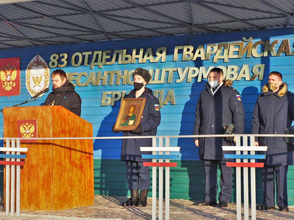 Тридцатьчетвертую годовщину со дня образования воинской части отметили десантники в Уссурийске