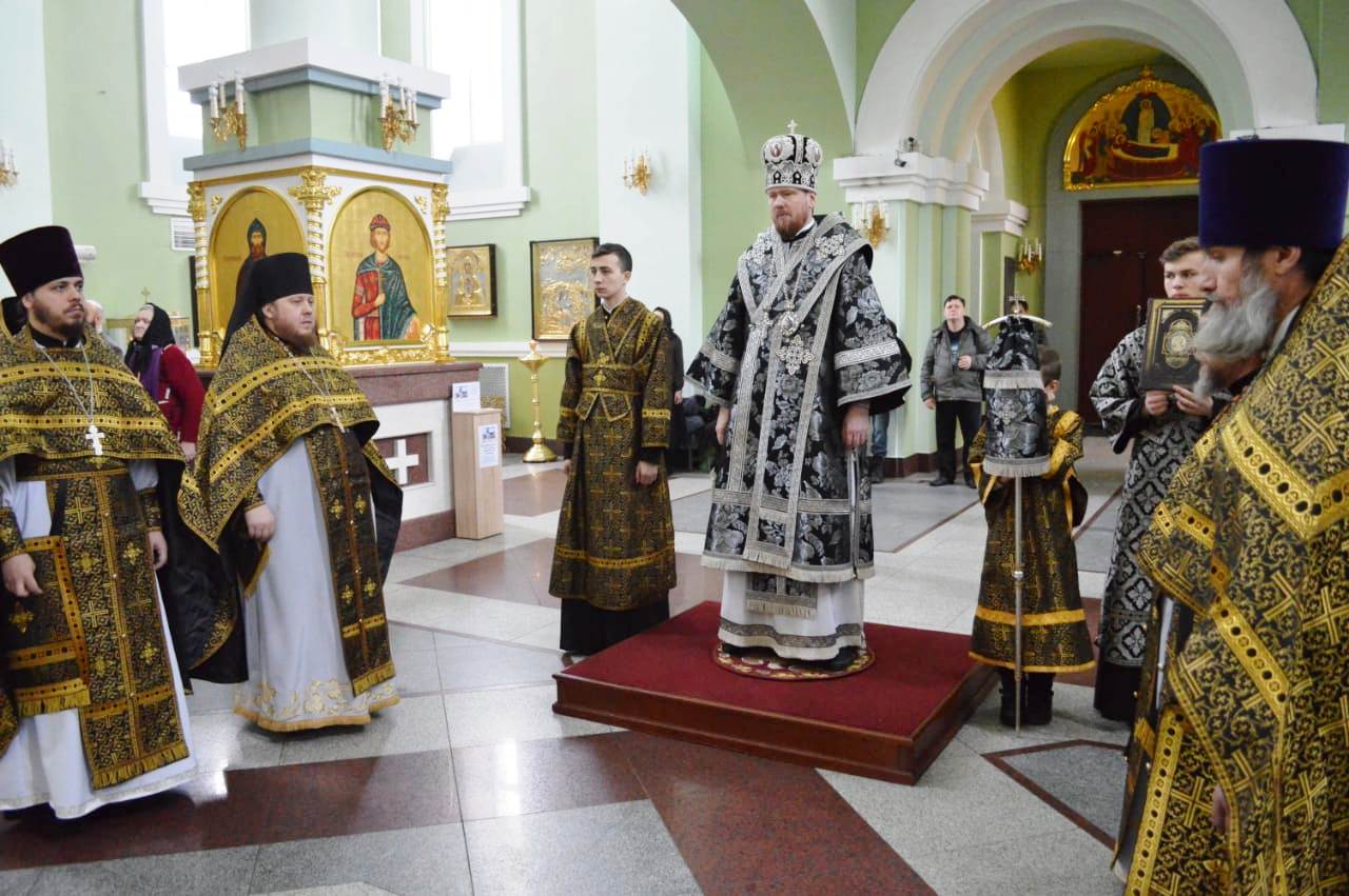 Митрополит Владимир совершил первую в этом году Литургию Преждеосвященных Даров