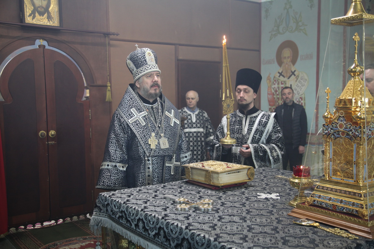 14.04.2017г.В Великий вторник епископ Находкинский и Преображенский Николай совершил Литургию Преждеосвященных Даров в Казанском Кафедральном соборе г. Находки.