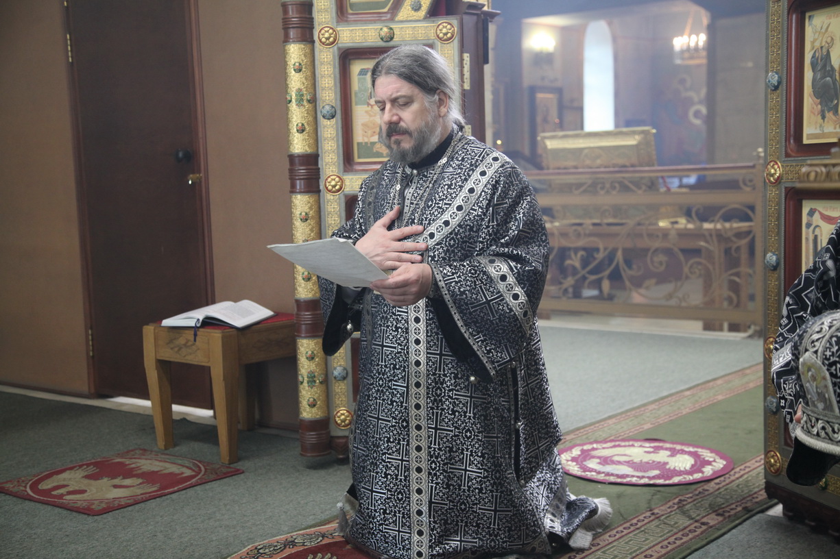 В Великую среду епископ Находкинский и Преображенский Николай совершил Литургию Преждеосвященных Даров в Казанском Кафедральном соборе г. Находки.