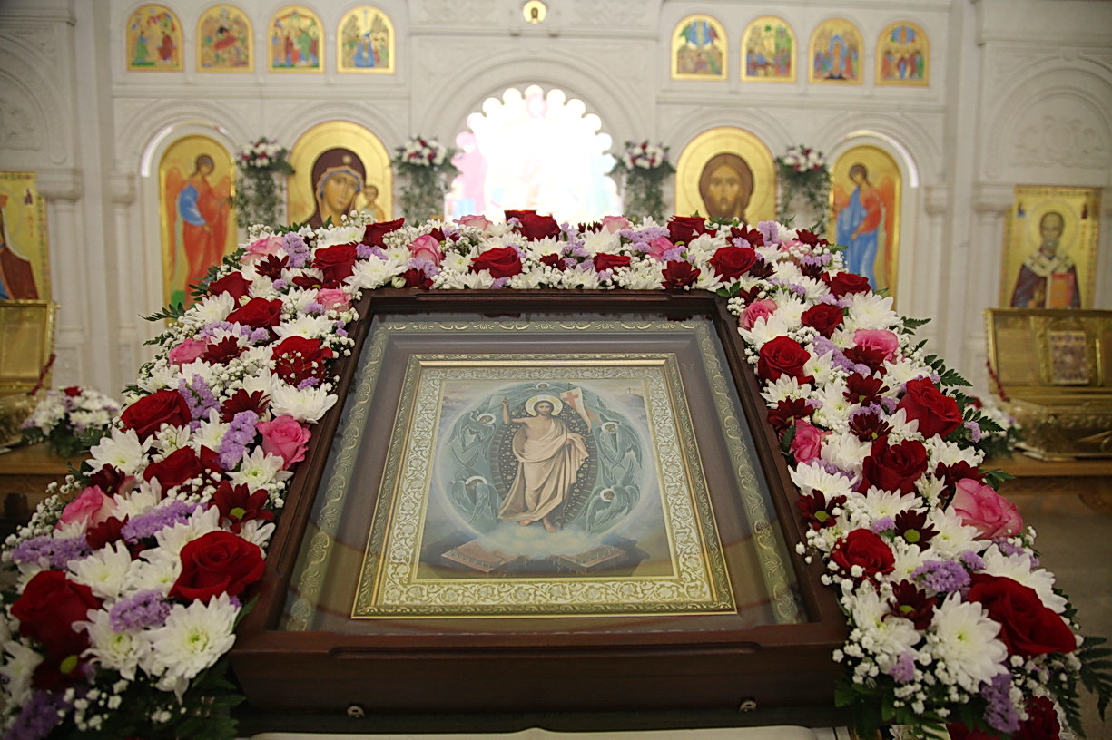 В Светлый праздник Пасхи епископ Находкинский и Преображенский Николай возглавил торжественное богослужение в Казанском Кафедральном соборе г. Находки.