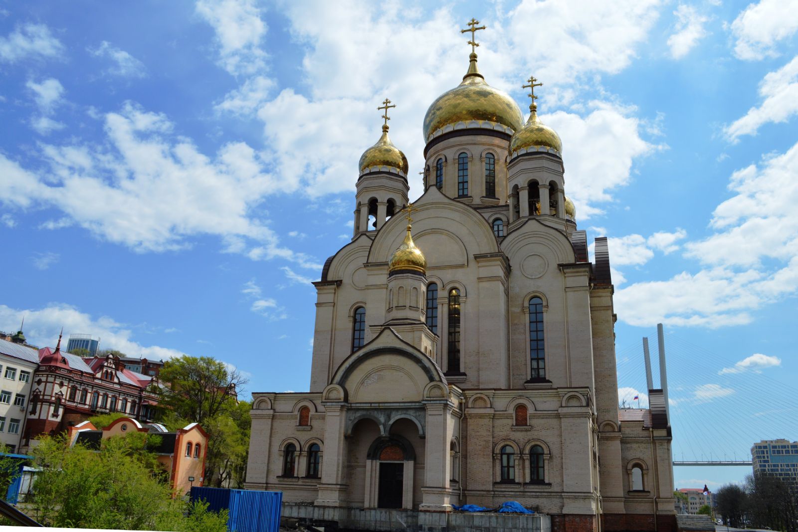 Глава Приморской митрополии провел рабочее совещание, посвященное ходу строительства Спасо-Преображенского собора