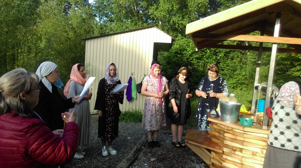 Паломники из Находки посетили храм прп. Тихона Калужского в Алексеевке.