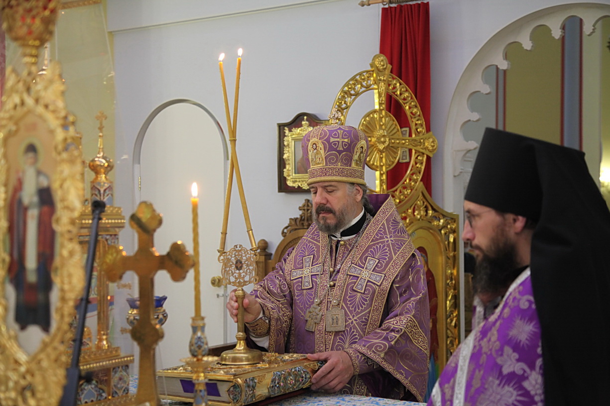 14 августа, в праздник Происхождения (Изнесения) Честных Древ Животворящего Креста Господня, епископ Находкинский и Преображенский Николай возглавил Божественную литургию в Казанском кафедральном соборе г. Находки.