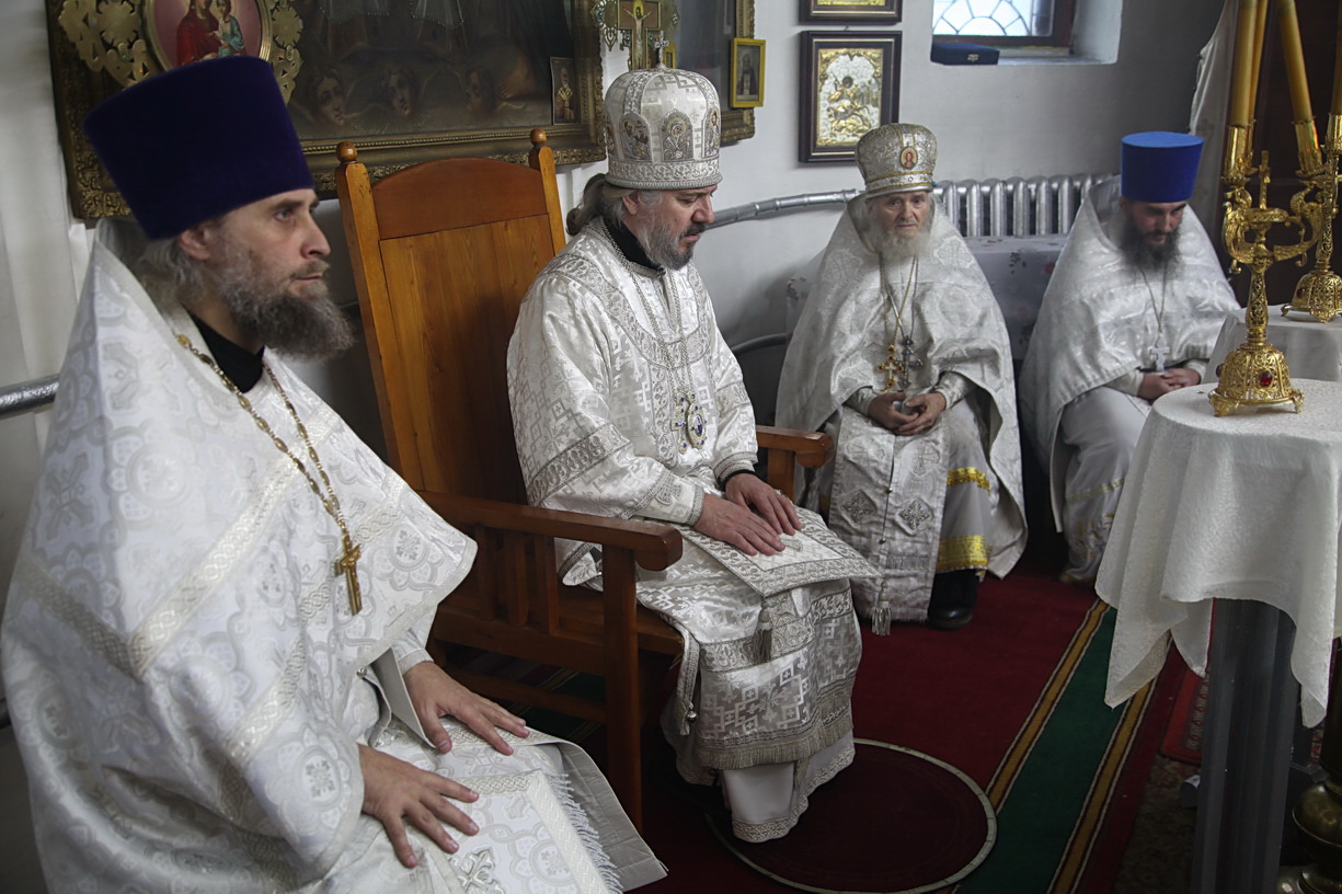 В день празднования Обрезания Господня и памяти святителя Василия Великого, архиепископа Капподакийского, епископ Находкинской и Преображенский Николай, совершил Божественную литургию в храме Рождества Богородицы г. Партизанска.