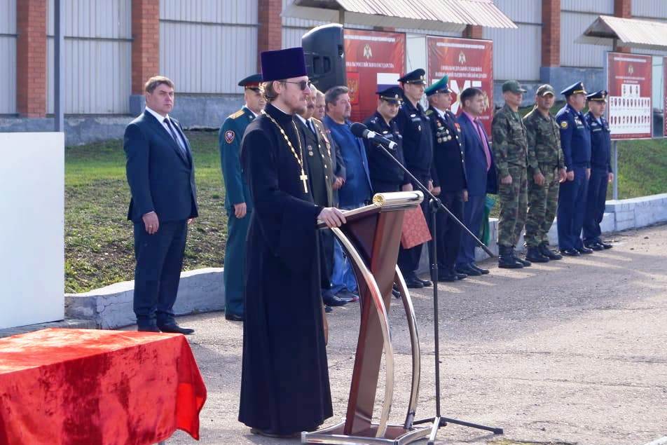 Священник поздравил сотрудников Уссурийского ОМОНа с годовщиной со дня образования отряда